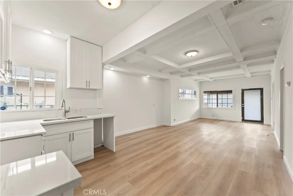 5840 S Olive Street, Los Angeles, California 90003 home-pic-2